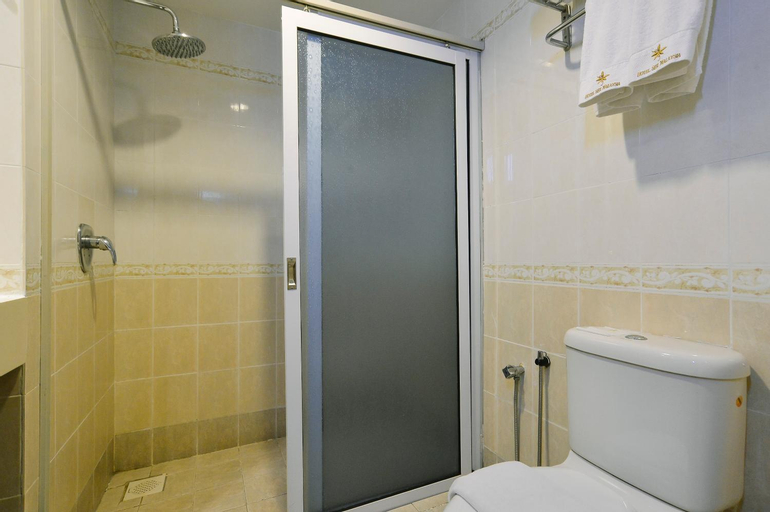 Bathroom 10