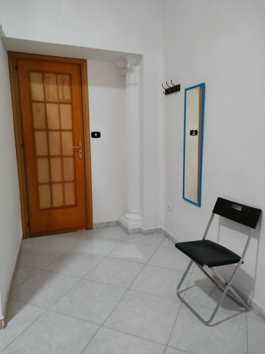Others 3, La casa su SpaccaNapoli, Napoli