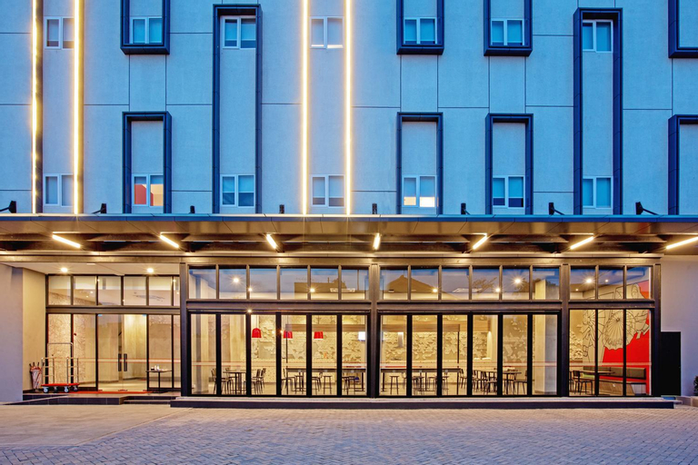Exterior & Views 15