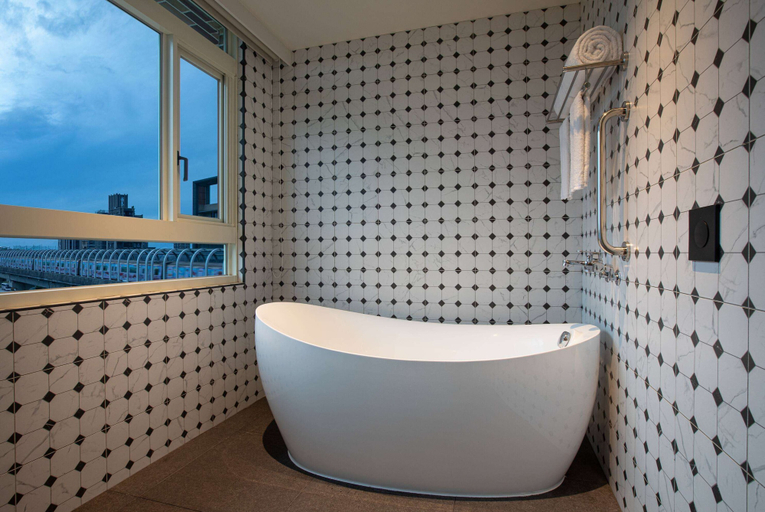 Bathroom 2, Tryp By Wyndham New Taipei Linkou, New Taipei City