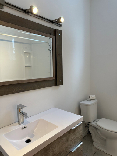 Bathroom 4, Auberge Morritt, Les Laurentides