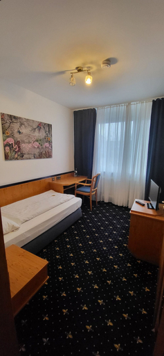 Bedroom 5, Hotel und Restaurant 9-enhof, Wuppertal