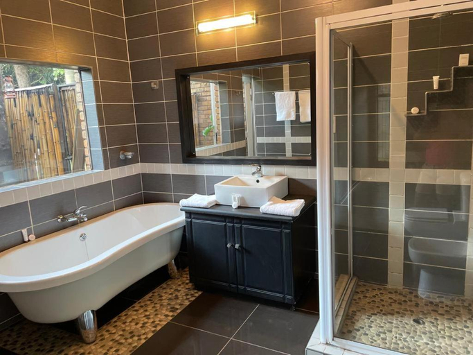 Bathroom 4, The Bliss Boutique, Vhembe