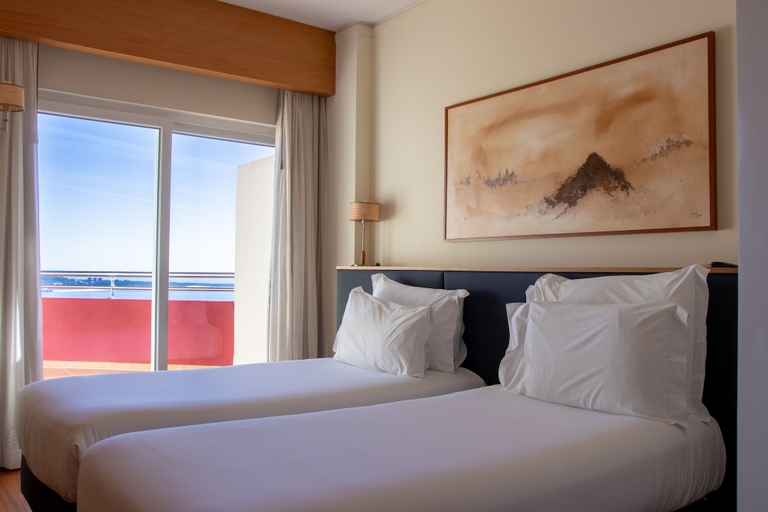 Bedroom 4, MS Aparthotel, Oeiras