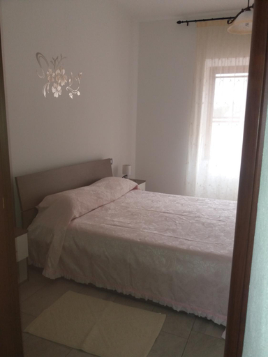 Bedroom 2, B&b la Fenice, Oristano