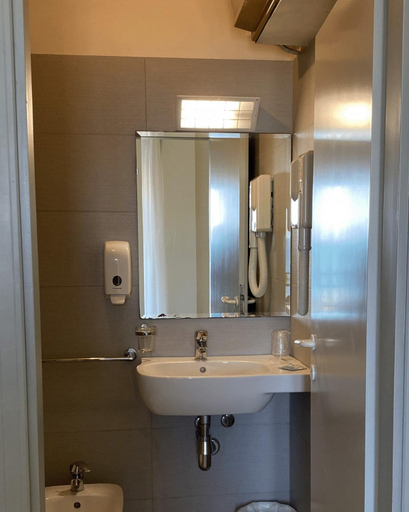 Bathroom, HOTEL FLYING, Pesaro E Urbino