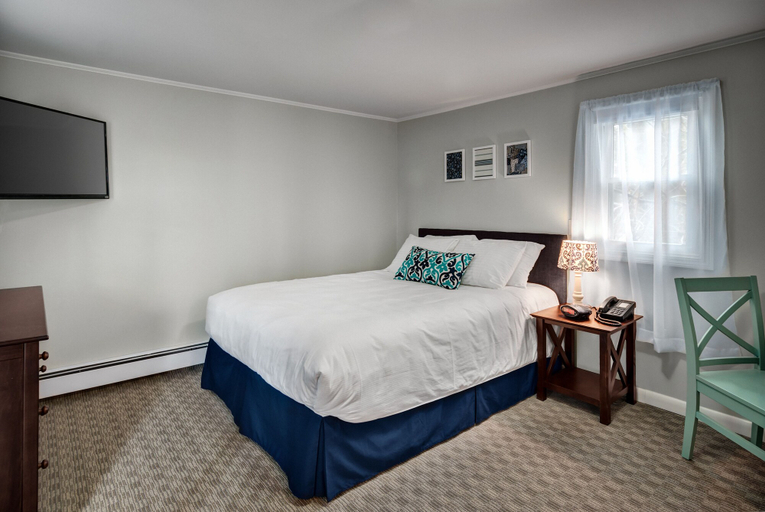 Bedroom 2, Kittery Inn and Suites, York
