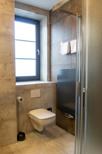 Bathroom 3, Pension Berlin, Cheb