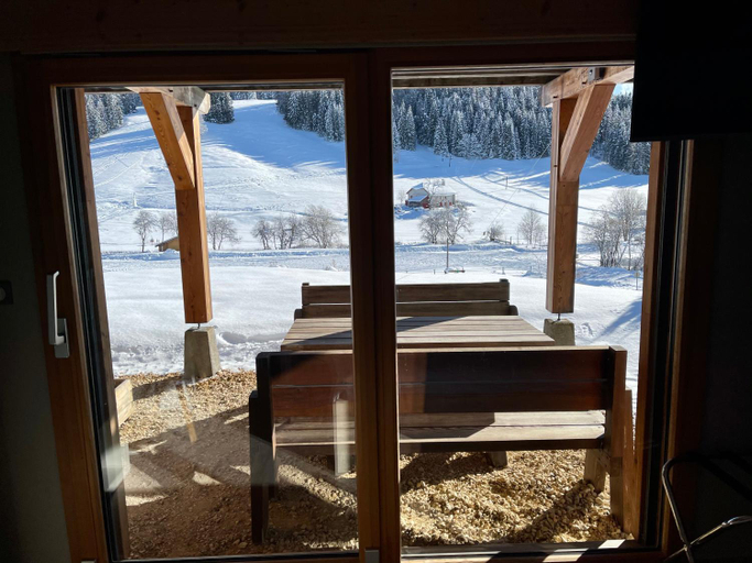 Others 5, Gite avec terrasse et belle vue - ChaletNelda com, Jura