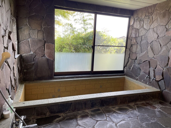 Bathroom 2, manazuru shiosaishinkan, Manazuru