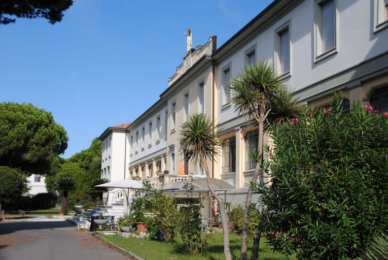 Exterior & Views 2, Sacro Cuore Hotel, Massa Carrara