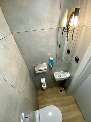 Bathroom 2, Thruster - Rooms, Kitchen, Chill-Out Zone-Netflix, Lobby-Netflix, Gdynia