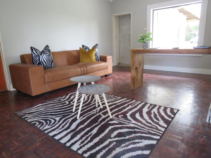 Public Area, Sani Pass Manor Guest House, Sisonke