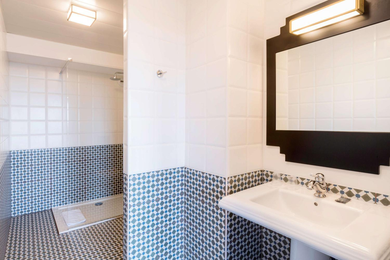 Bathroom 3, Best Western Journel Nice Saint-Laurent-du-Var, Alpes-Maritimes