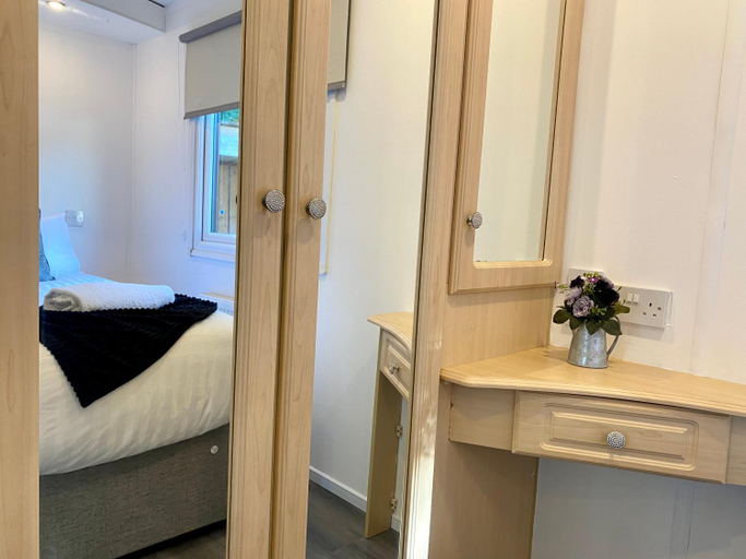 Bedroom 2, Elletson Park Wood fired Hot tubs, Caravans & Pods, Lancashire