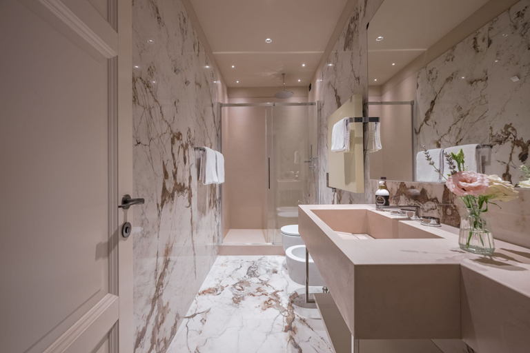 Bathroom 5, Palazzo Signoria Luxury Apartments, Florence