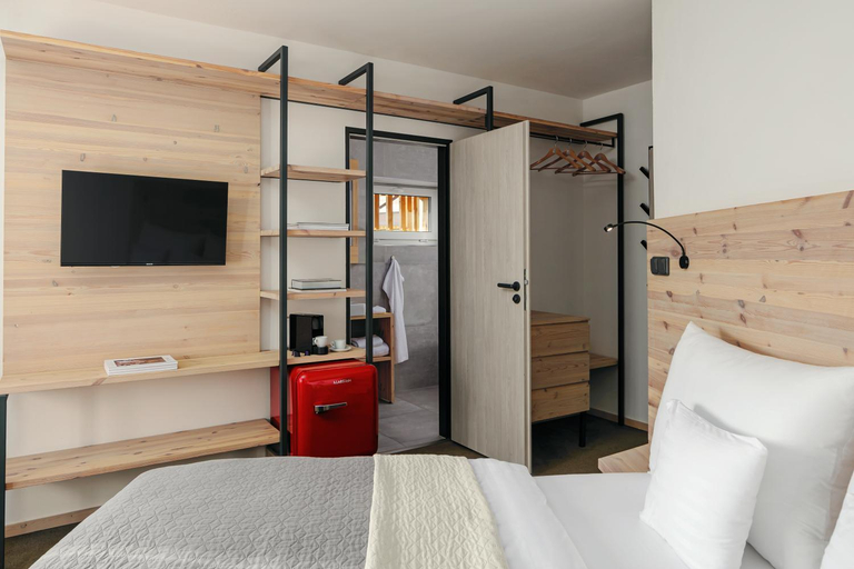 Bedroom 2, Ski & Spa hotel BELLEVUE, Semily