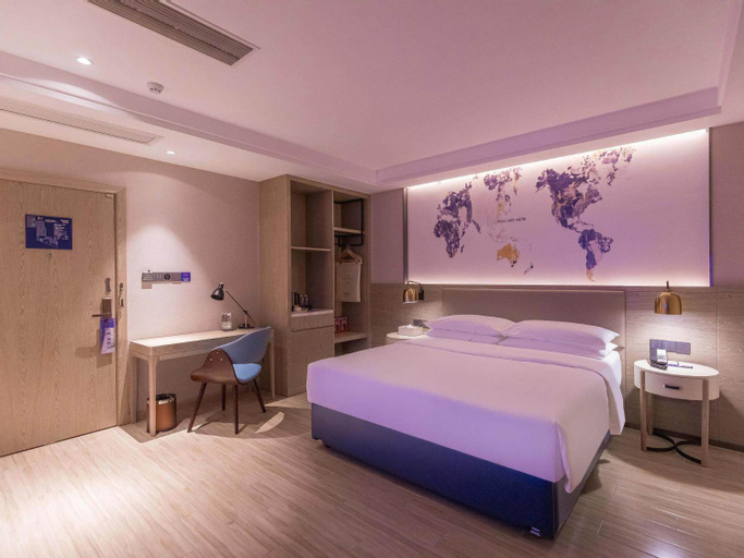 Bedroom 16