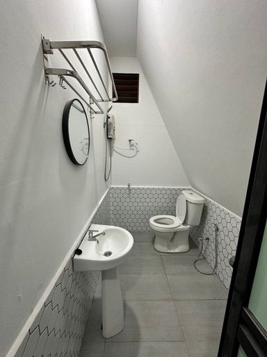 Bathroom 3, Dumba Bay Tioman, Mersing