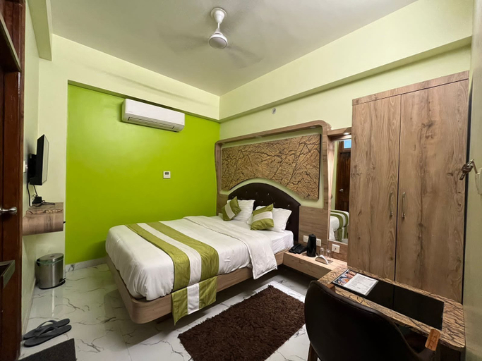 Bedroom 2, Hotel Prabhat, Varanasi