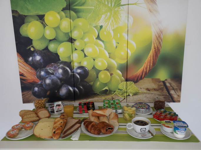 Food & Drinks 3, Hotel Formule Club Bordeaux Cenon, Gironde