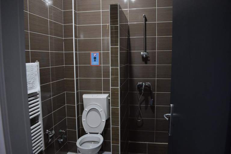 Bathroom 3, Hotel Begić, Sarajevo