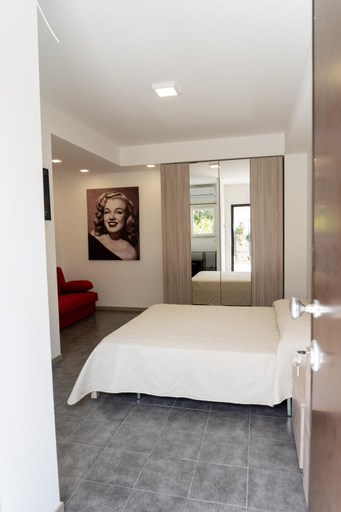 Others 2, Prestige house 4, Cosenza