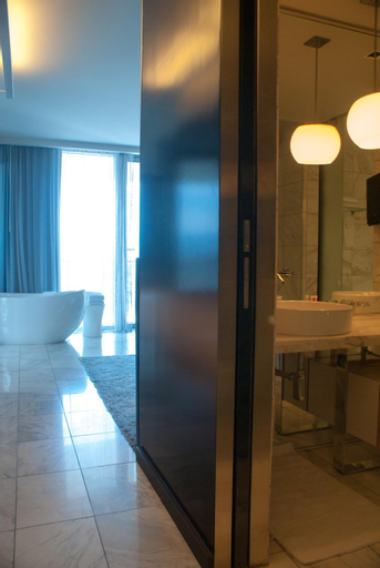 Bathroom 14