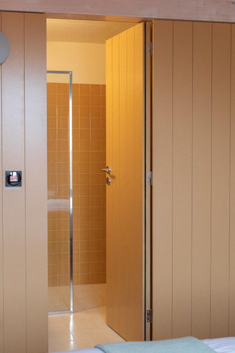 Bathroom 2, Na Travessa Suites, Porto