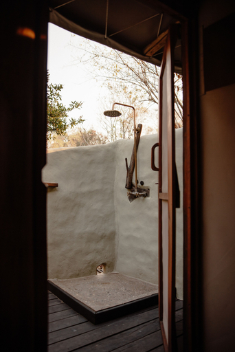 Bathroom, Kasabushi Camp, Mumbwa