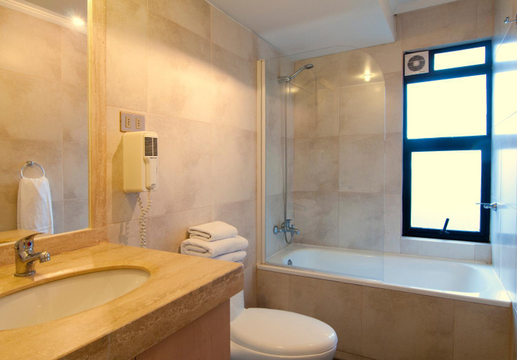 Bathroom 4, Park Plaza Apartments, Santiago