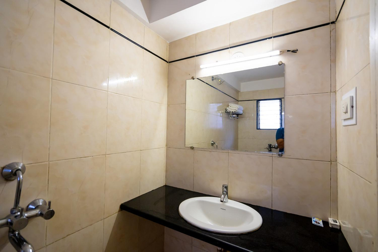 Bathroom 4, Hotel Mina International, Mumbai Suburban