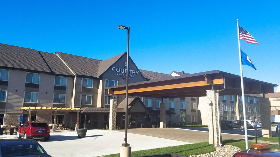 Exterior & Views 2, Country Inn & Suites by Radisson, St. Cloud West, MN, Stearns