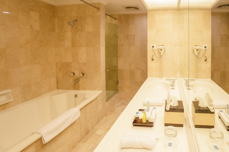 Bathroom 26