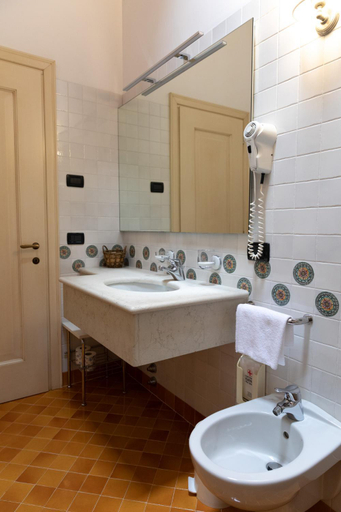 Bathroom 4, Locanda Al Sole, Treviso