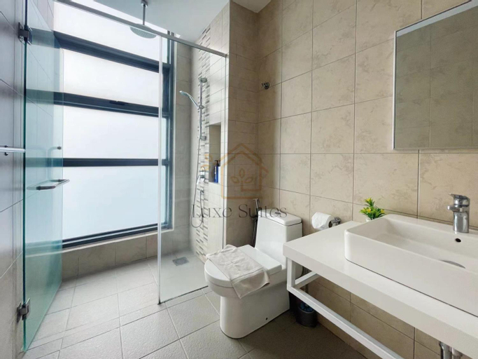 Bathroom 18