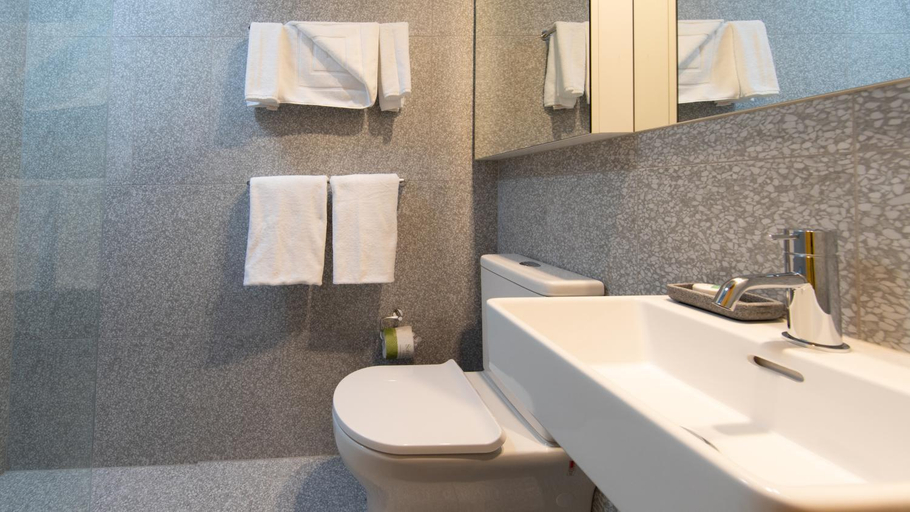 Bathroom 3, Iron Creek Bay Estate, Sorell