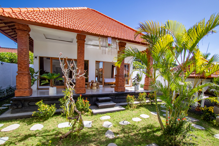 Exterior & Views 2, A Stunning 2 Bedroom Villa with Lush Green View, Canggu, Seminyak, Badung