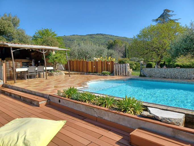 Others 3, Lou Viei Jas, Var