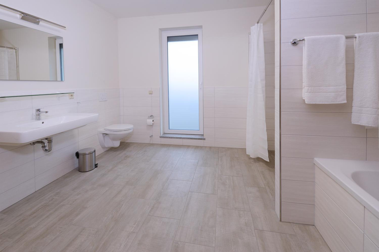 Bathroom 3, Havel-Spitze Ferienwohungen, Brandenburg an der Havel