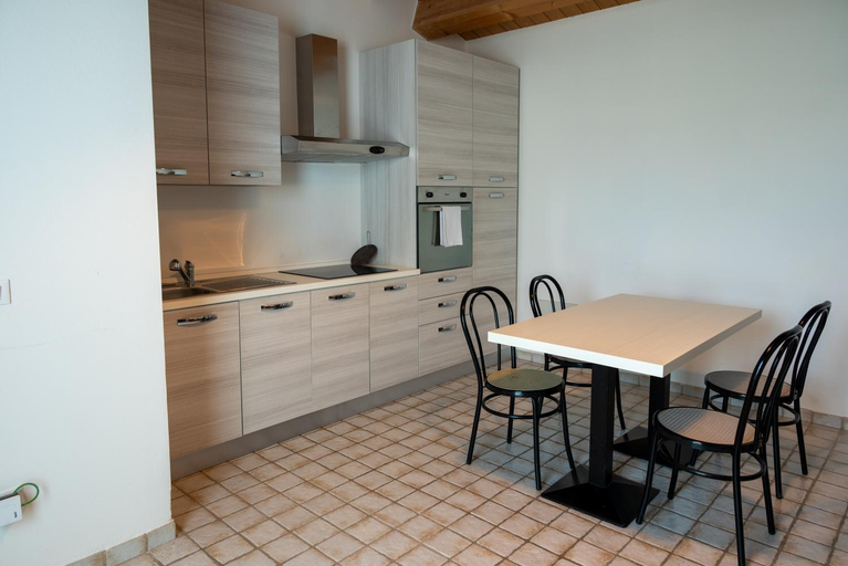 Others 5, Delta House, Rovigo