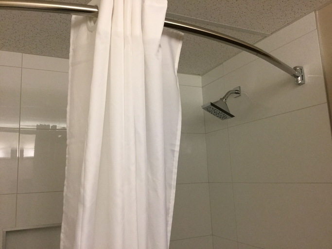 Bathroom 4, Super 8 by Wyndham Spruce Grove, Division No. 11