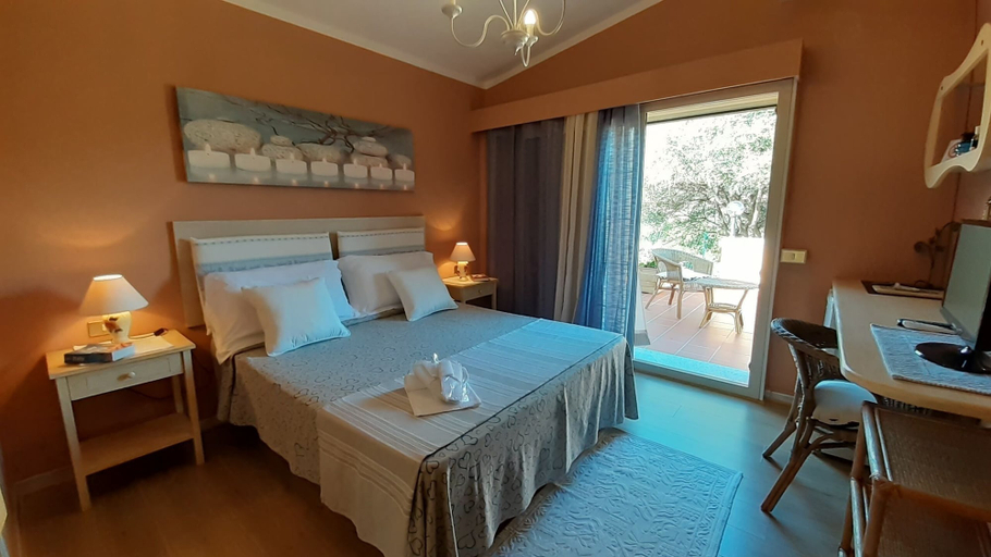 Bedroom 5, Li Muntigeddi, Nuoro