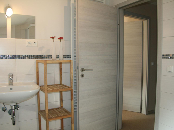 Bathroom 3, Elegantes Landhaus in Bastorf nahe dem Meer, Rostock