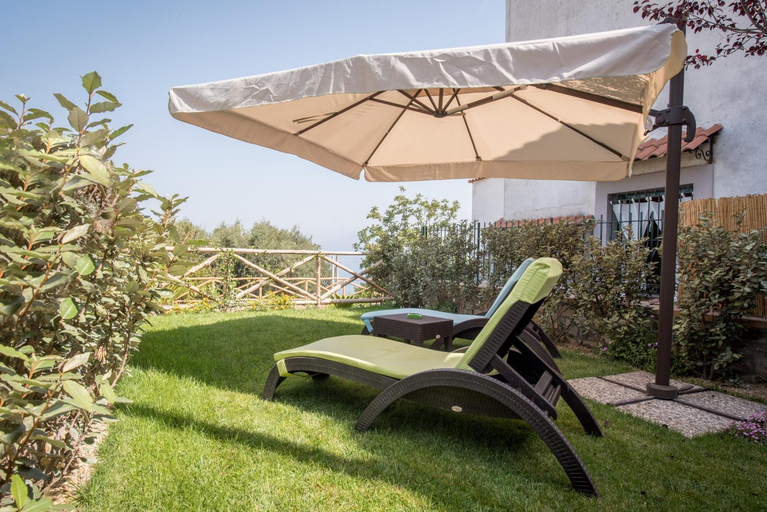 Facilities 3, Villa Mami Luroviga, Napoli