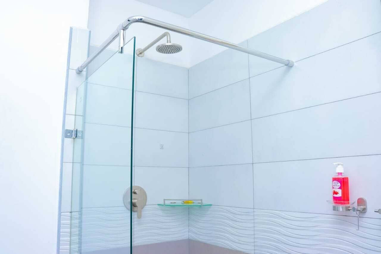 Bathroom 3, Lux Suites Tatu City Vacation House, Ruiru