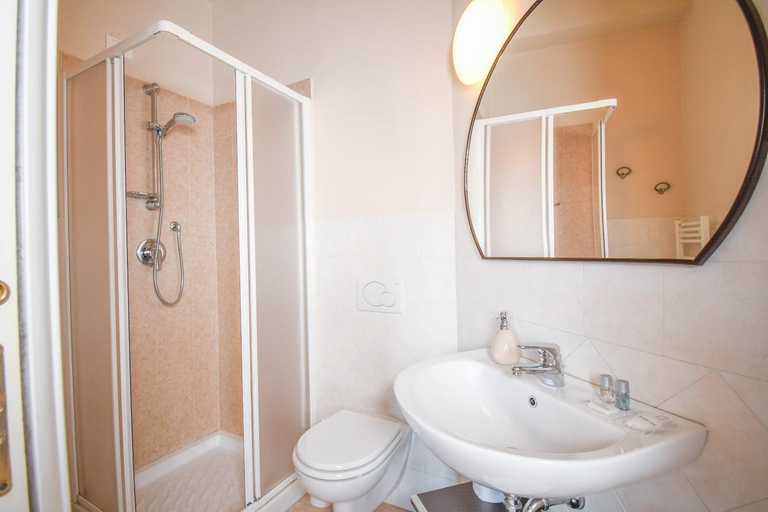 Bathroom 4, Bergamo Romantica, Bergamo