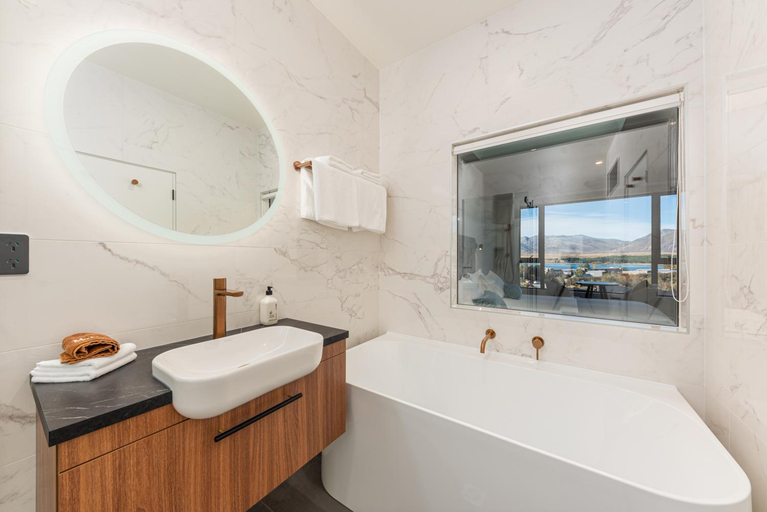 Bathroom 3, Galaxy Boutique Hotel, Mackenzie