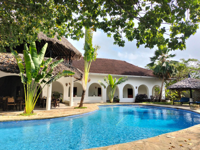 Exterior view 3, Zarafa House, Msambweni