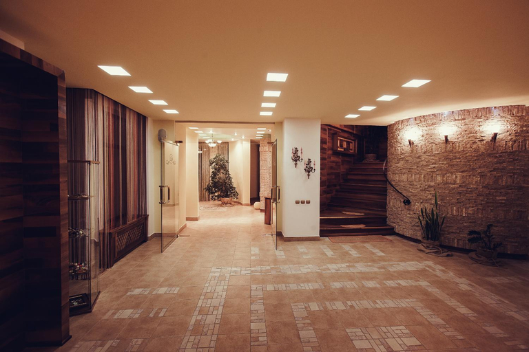 Public Area 5, Denisa Boutique, Brasov